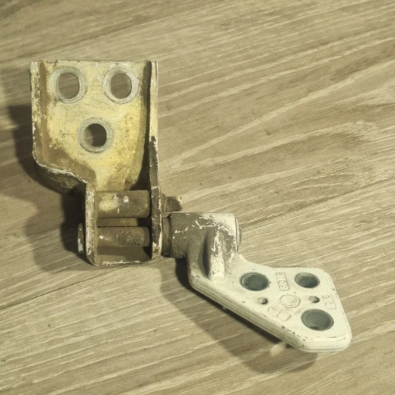 Петля двери Peugeot Partner 2008-2016 8717C1 B9, задняя