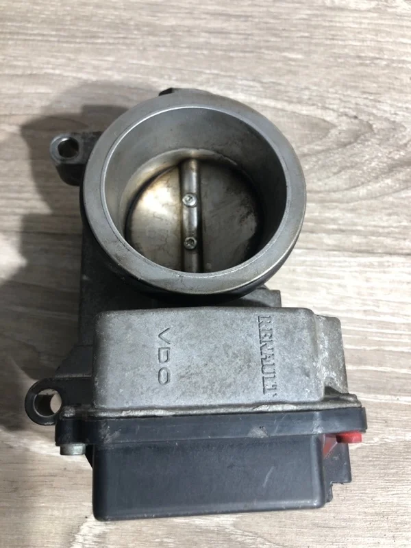 Дроссельная заслонка Renault Duster 2002-2020 8200063652 1