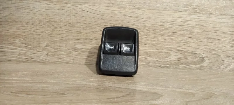 Блок управления стеклоподъемниками Renault Logan 2015 254110431R СЕДАН K4M