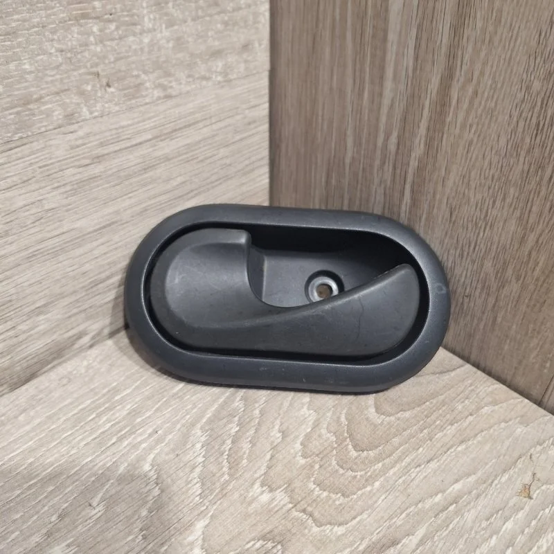 Ручка двери внутренняя Renault Logan 2004-2014 8200733848 1, левая