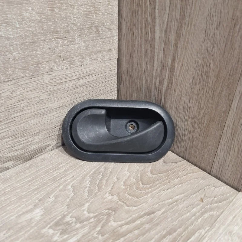 Ручка двери внутренняя Renault Logan 2004-2014 8200733848 1, левая