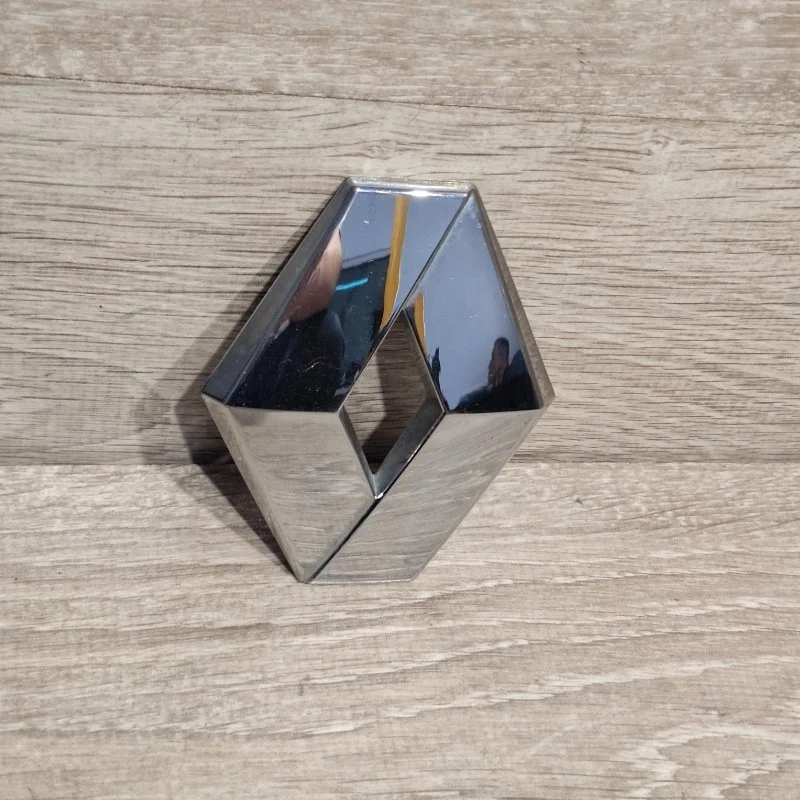 Эмблема Renault Logan 2013-2019 908894785R, задняя