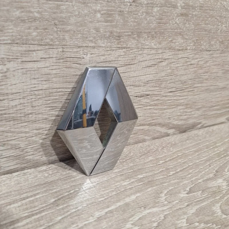 Эмблема Renault Logan 2013-2019 908894785R, задняя