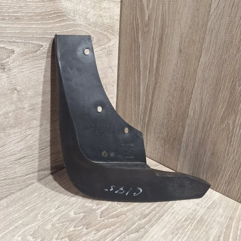 Брызговик Renault Duster 2010-2020 638535922R 1, передний левый