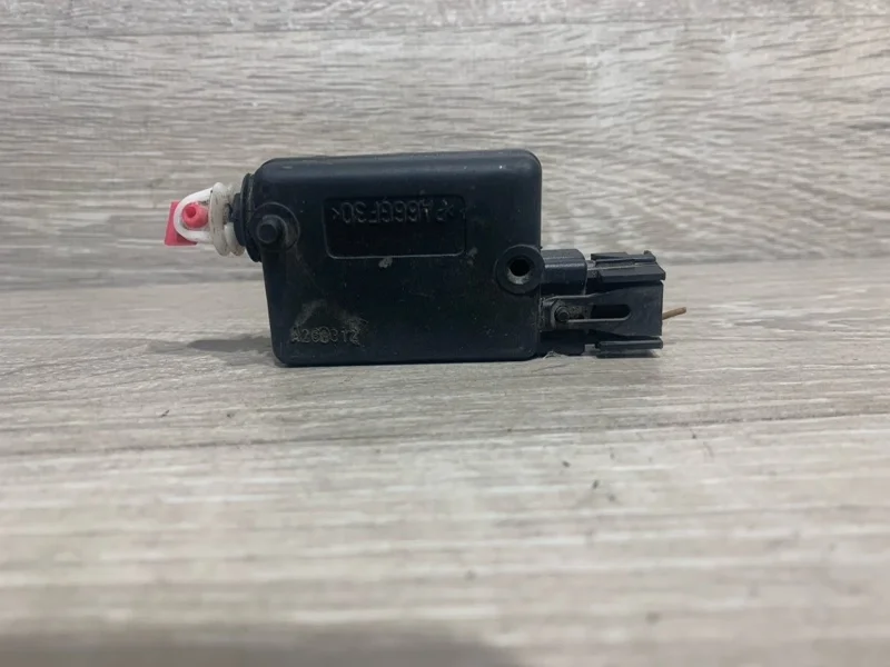 Активатор замка двери Renault Logan 2014-2018 7700712901 2