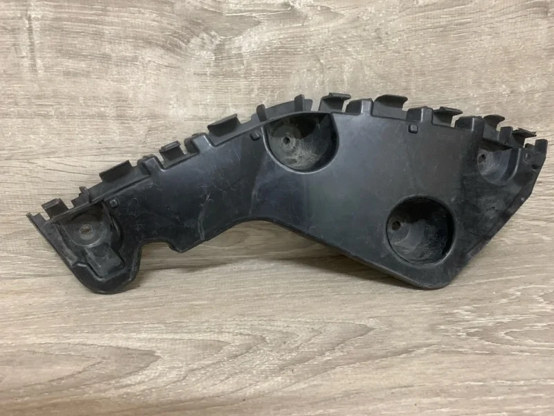 Кронштейн бампера Renault Duster 2002-2020 622200145R 1, задний правый
