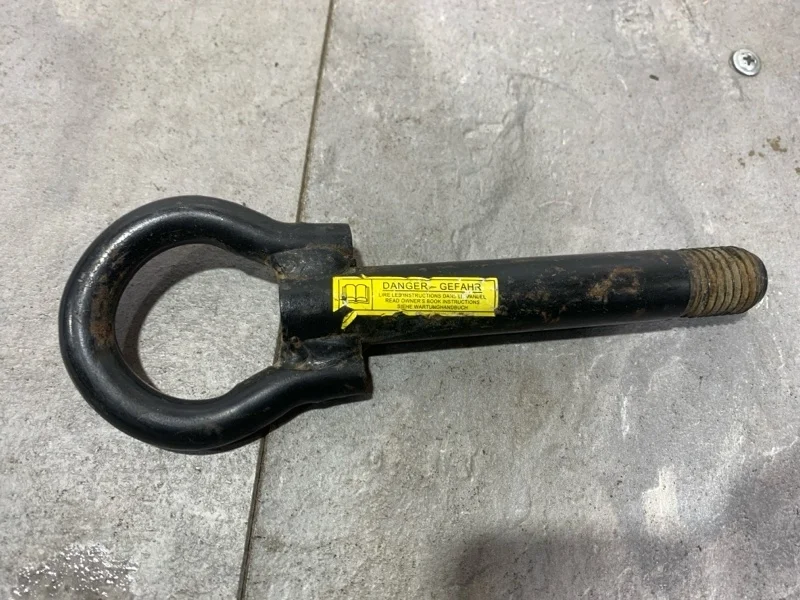 Крюк буксировочный Renault Logan 2004-2014 6001546734 1