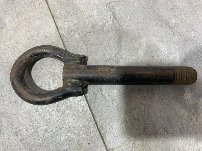 Крюк буксировочный Renault Logan 2004-2014 6001546734 1