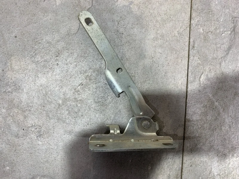 Петля капота Renault Logan 2004-2014 6001546876 1, правая