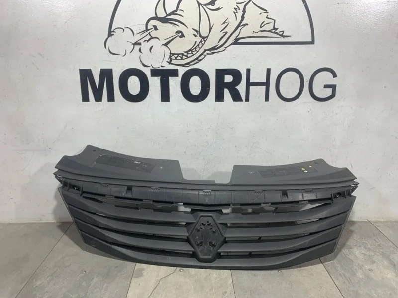 Решетка радиатора Renault Logan 2009-2014 8200752748 1