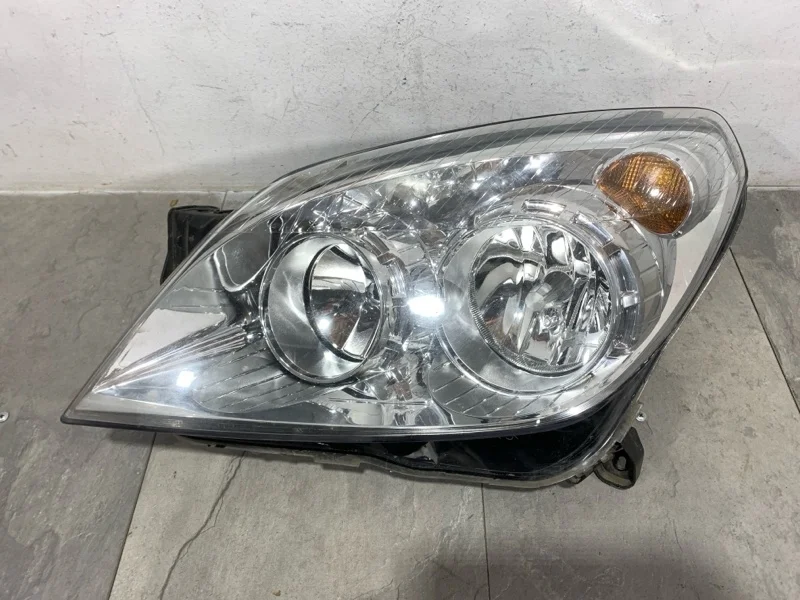 Фара галогеновая Opel Astra 2005-2014 13239288 H