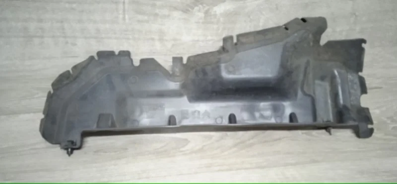 Дефлектор радиатора Peugeot 308 2007-2013 9680361880 ХЭТЧБЕК (5ДВ), передний правый