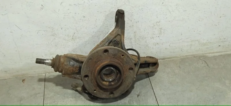 Кулак поворотный Citroen Berlingo 364796 B9, передний правый