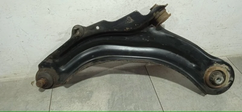 Рычаг подвески нижний Renault Scenic 2006 545017775R 2 K4M, передний левый