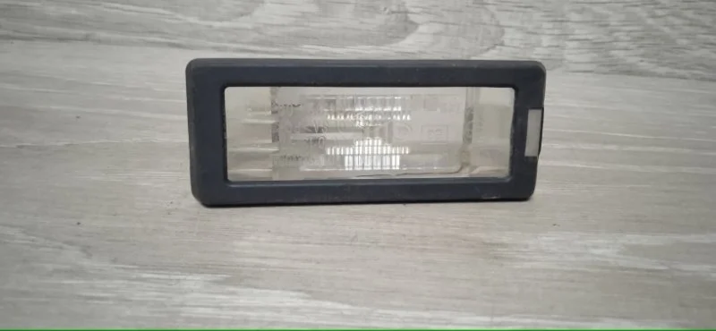 Подсветка номера Renault Scenic 2009-2013 8200013577 3