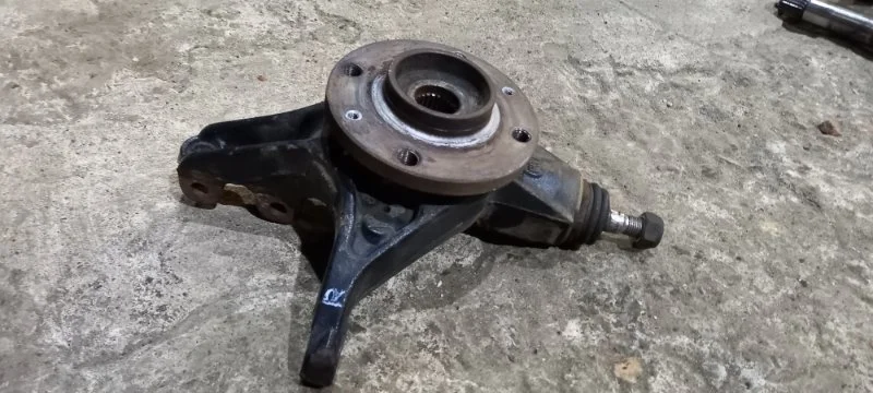 Кулак поворотный Peugeot Partner 364796 B9 TU5 NFR, передний правый