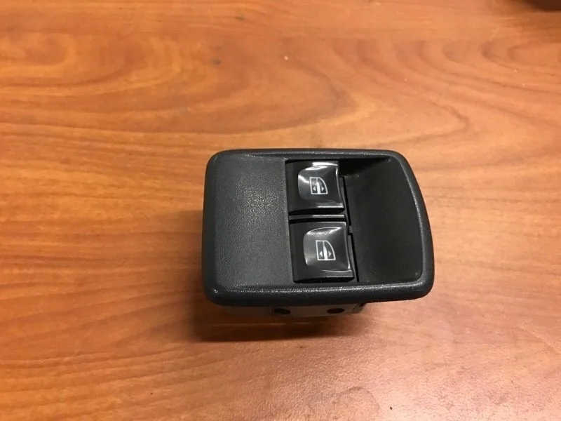 Блок управления стеклоподъемниками Renault Logan 2014 254110431R 2 K7M А812 UA56519, передний левый