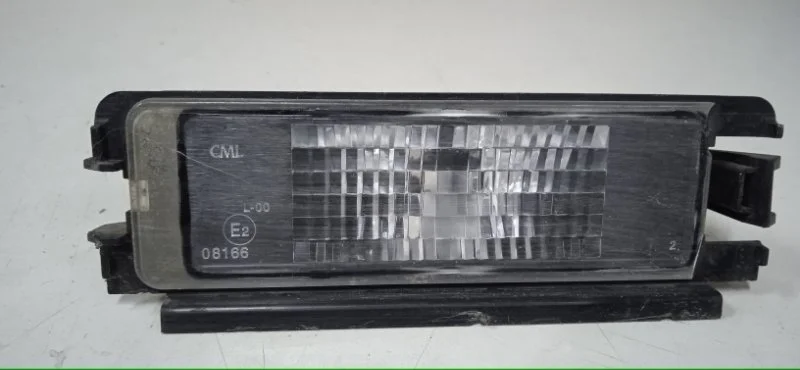 Подсветка номера Renault Logan 2004-2009 8200957874 1