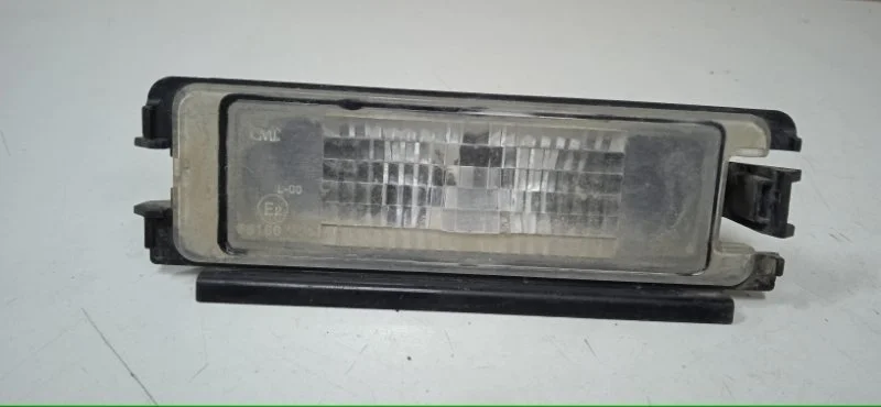 Подсветка номера Renault Logan 2004-2009 8200957874 1