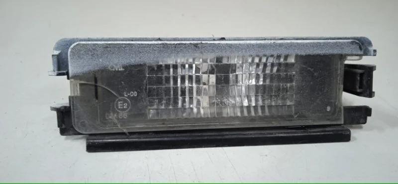 Подсветка номера Renault Logan 2004-2009 8200957874