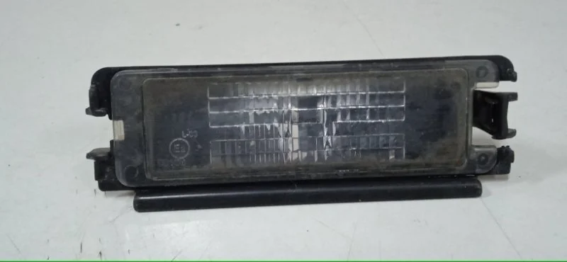 Подсветка номера Renault Logan 2004-2009 8200957874
