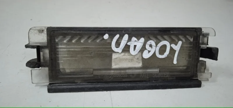 Подсветка номера Renault Logan 2004-2009 7700433414