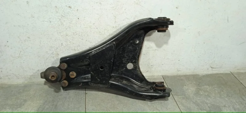 Рычаг подвески нижний Renault Duster 2018 545001225R H4M 430, передний правый