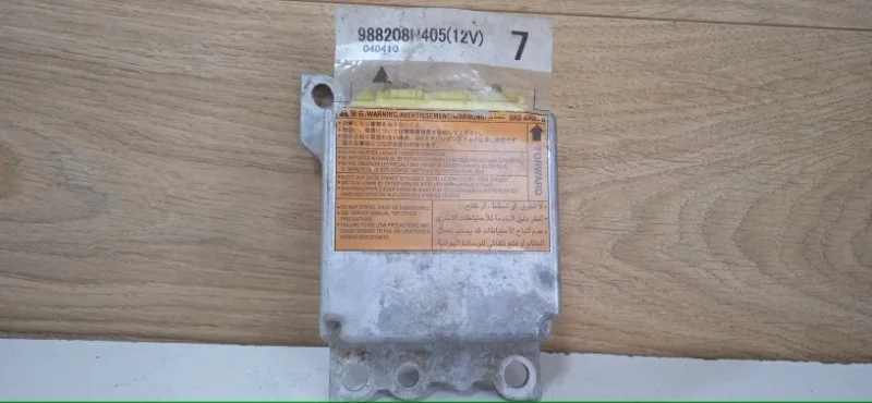 Блок управления AirBag Nissan X-Trail 2000-2007 988208H405 T30