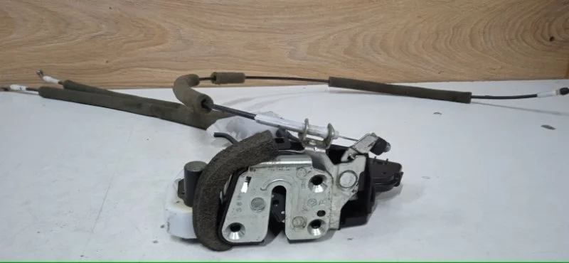 Замок двери Nissan X-Trail 2007-2015 80500JG400 T31, передний правый