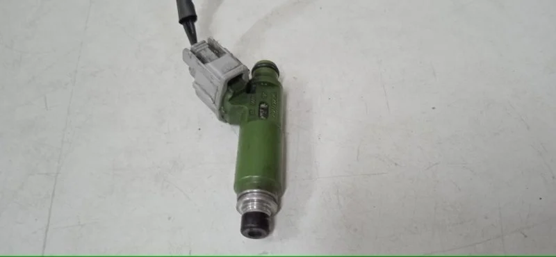 Форсунка топливная Toyota Corolla 2000-2007 2325022040 1.8