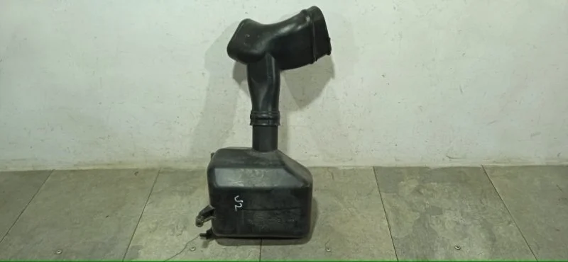 Резонатор воздушного фильтра Nissan X-Trail 2000-2007 165858H302 T30