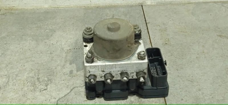 Блок ABS Renault Logan 2018 476600829R СЕДАН К4М