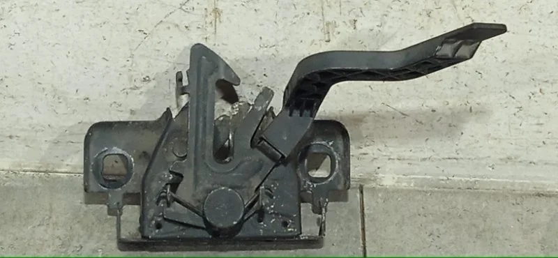 Замок капота Renault Logan 2018 656016651R СЕДАН К4М