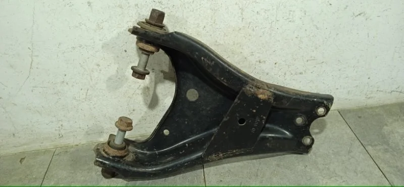 Рычаг передней подвески Renault Duster 2010-2021 545001225R 1, правый