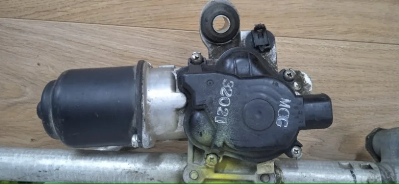 Мотор дворников Nissan X-Trail 2007-2015 28810JG00A T31, передний