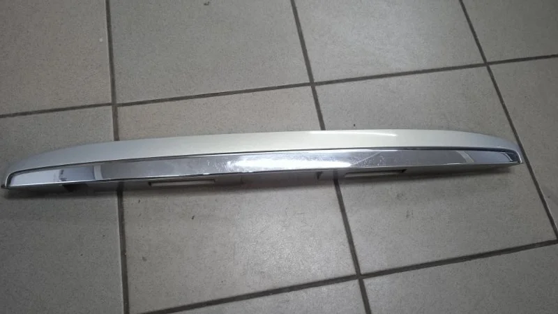 Накладка крышки багажника Lexus Rx 2003-2009 7680148040 GSU35