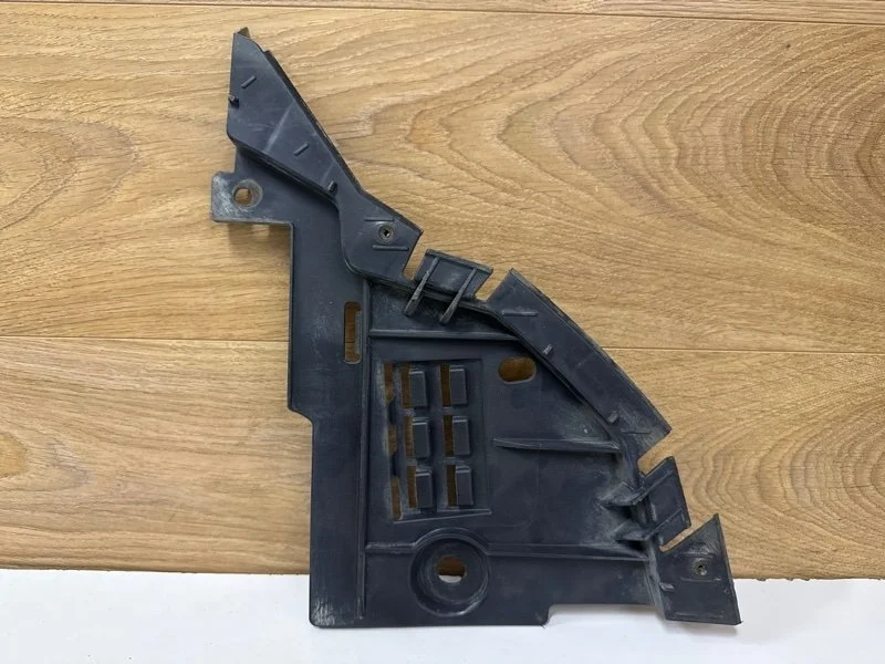 Защита бампера Renault Logan 2013-2021 620249101R 2, передняя правая