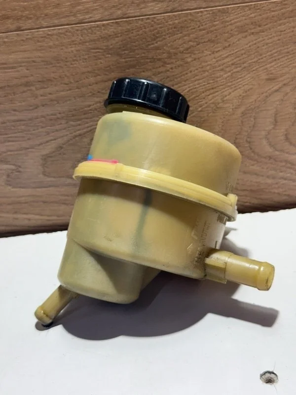 Бачок гидроусилителя руля Renault Logan 2018 491803558R 2