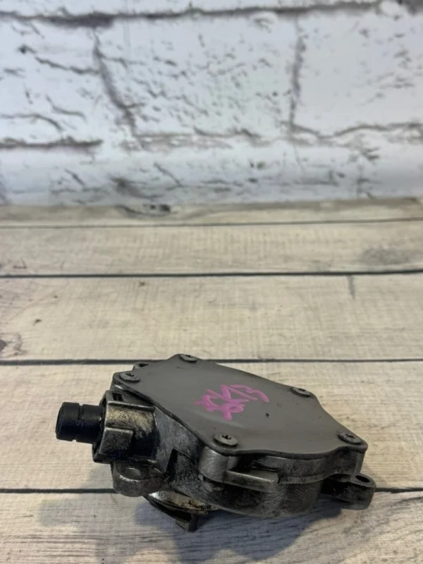 Насос вакуумный тормозной системы VW Passat 2008 B6