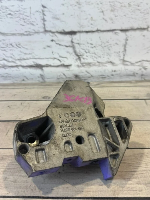 Кронштейн VW Passat 2008 B6