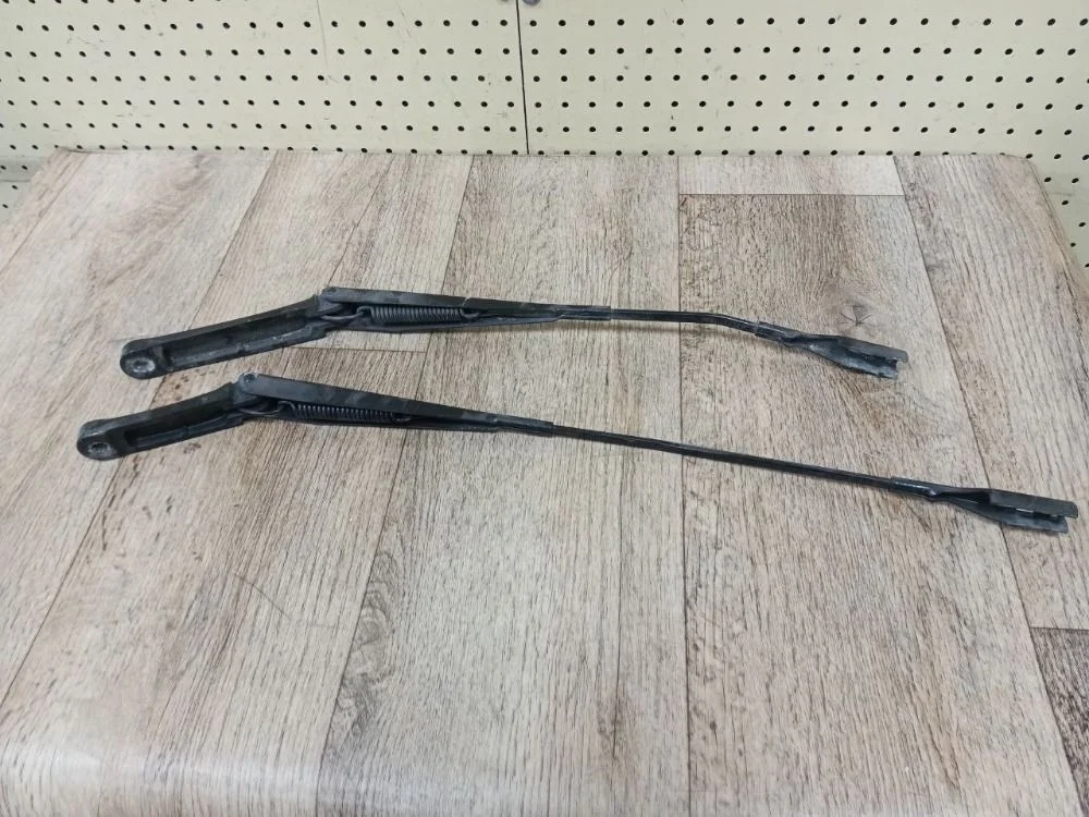 Поводок стеклоочистителя передний Volkswagen Jetta VI (2010—2015) Jetta VI (2010—2015) 162, 163, AV2, AV3