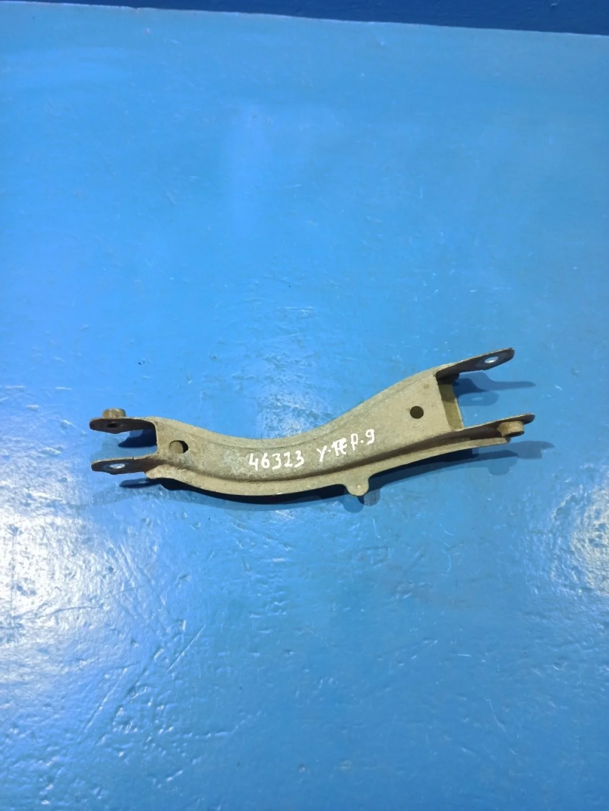 Рычаг задний продольный правый Volvo S60 S80 XC70