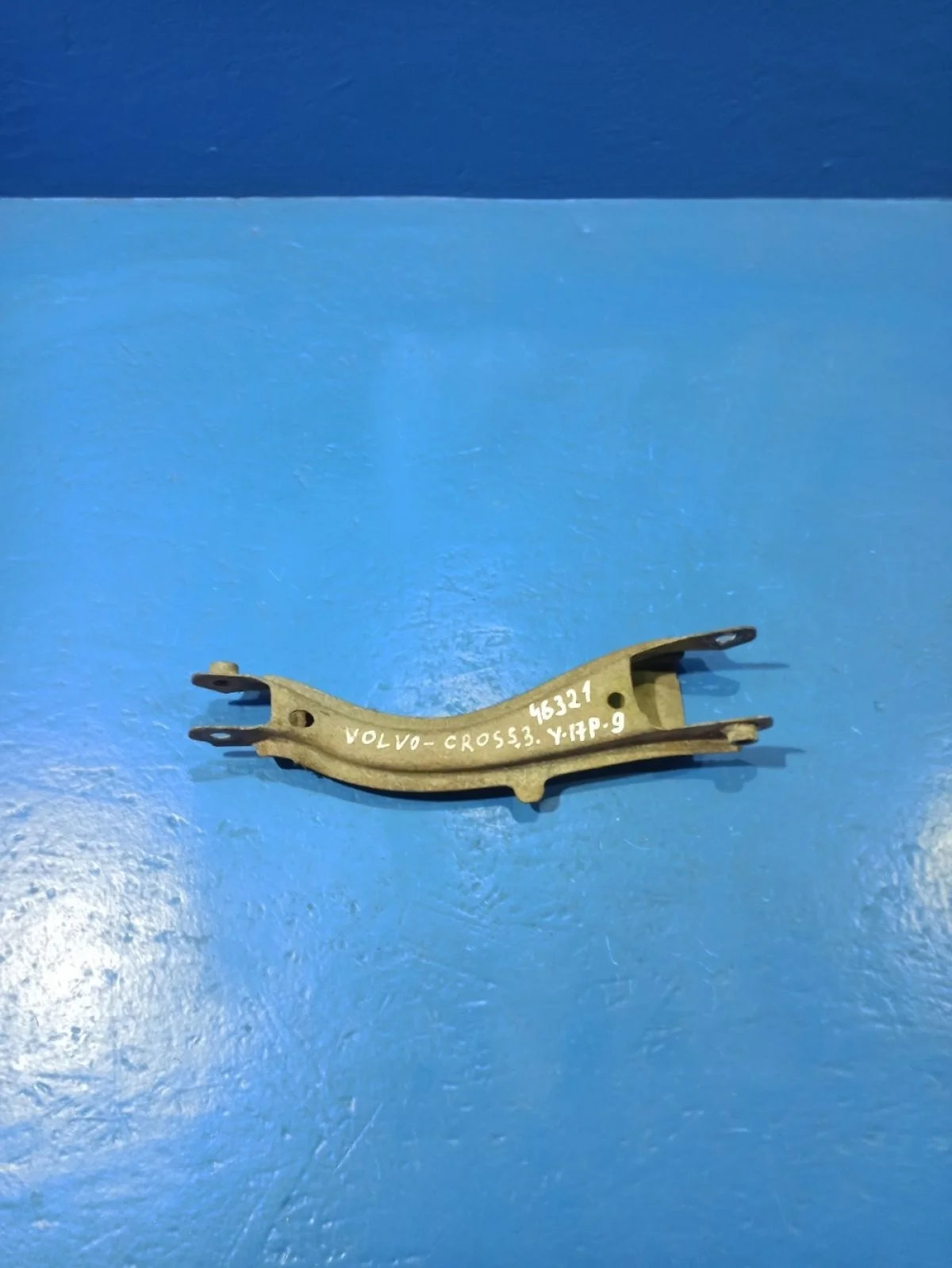 Рычаг задний продольный правый Volvo S60 S80 XC70