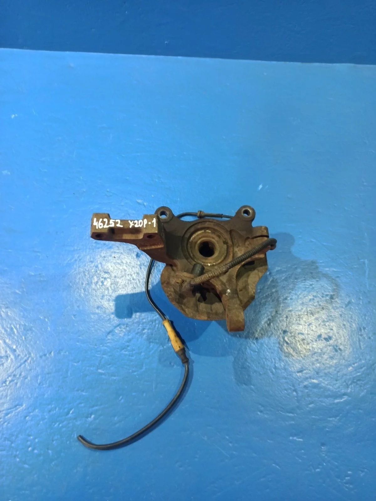 Кулак поворотный левый Chevrolet Lacetti I (2004—2013)