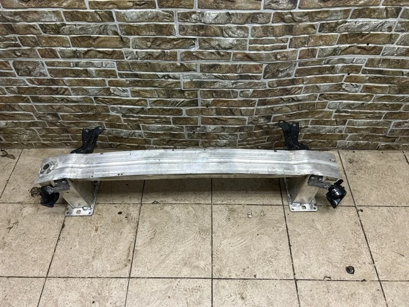 Усилитель бампера Porsche Macan 2017 95b