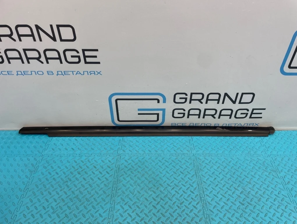 Молдинг стекла Mercedes-Benz Ml-Class 2006 A1646904780 W164 642.940 3.0, передний левый