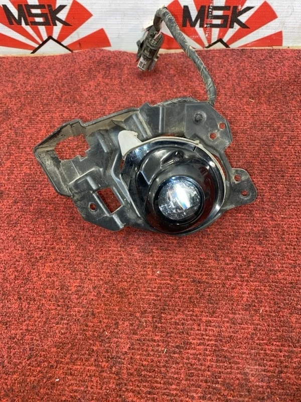 Фара противотуманная Mazda 3 B63B51680 BM, правая