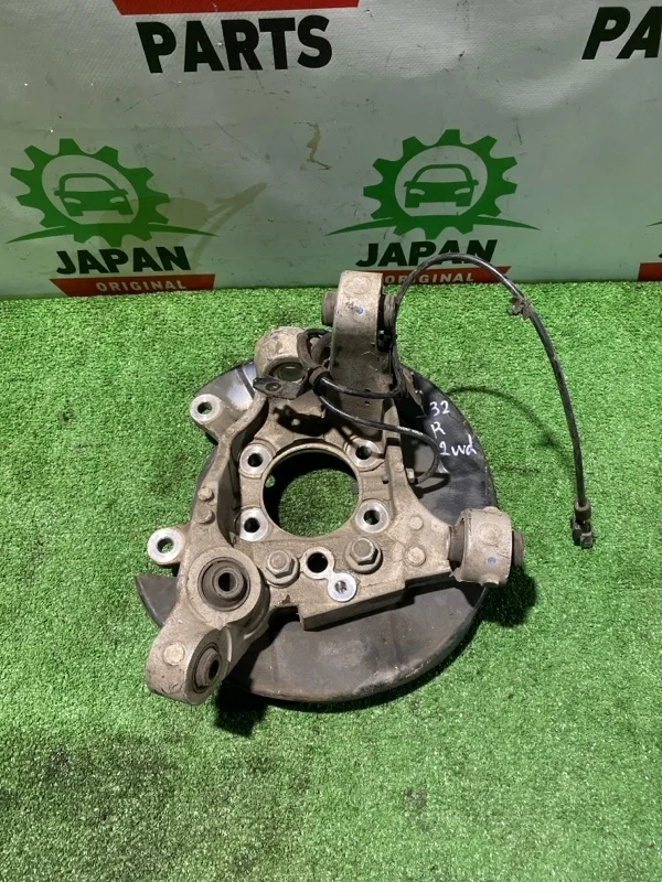 Кулак поворотный Nissan Teana 43018JN00A J32, задний правый