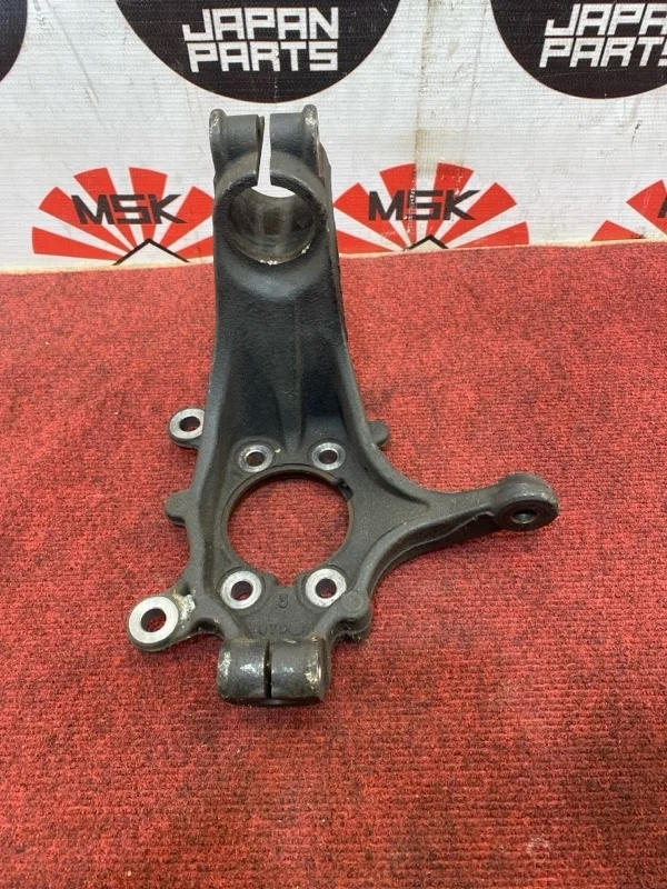 Кулак поворотный Nissan X-Trail 400144CE0A T32 2.0, передний правый