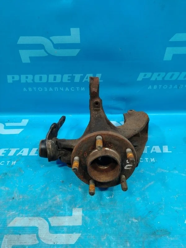 Кулак поворотный передний правый Ford C-MAX